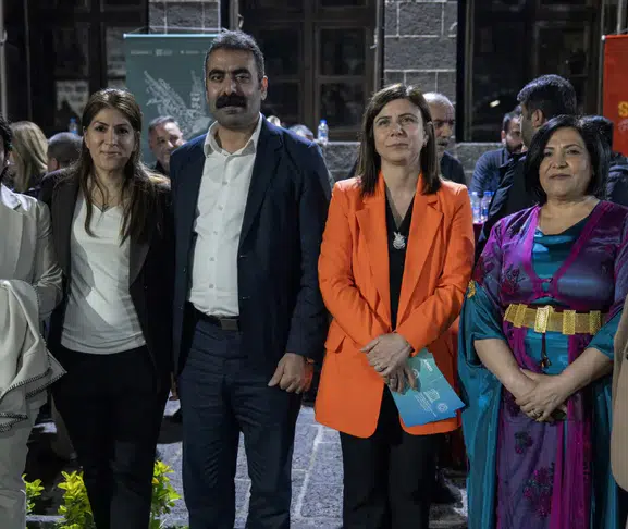 Amed’de barış sahnede! Uluslararası festival başladı
