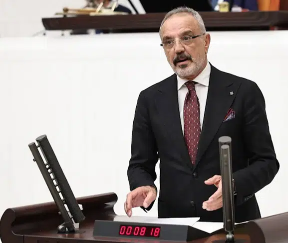 Sırrı Sakık’tan protokol tepkisi: “Yok sayılmayı kabul etmeyiz”