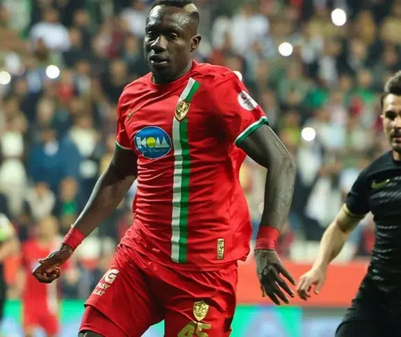 Diagne sözünü tuttu: 26 gole ulaştı, takımına telefon dağıttı