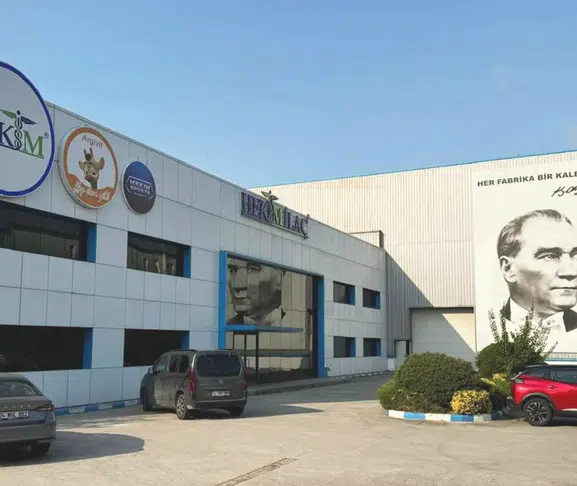 Dünya Üçüncüsü Milli Sporcu Ahmet Koç'tan Hekim İlaç'a Ziyaret