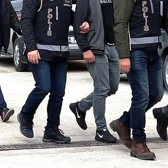 Okulları hedef alan paylaşımlara müdahale: 67 kişi gözaltında