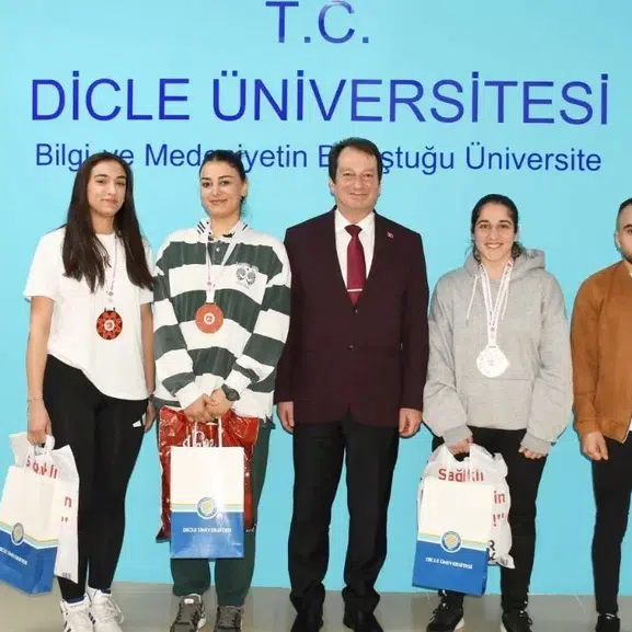 Diyarbakır’ın gururu! Dicle Üniversitesi kick boksta Türkiye’ye damga vurdu