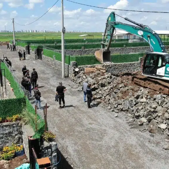 Diyarbakır’da tartışmalı yıkım kararı: Depremzedeler “barınma hakkımız ihlal ediliyor” dedi