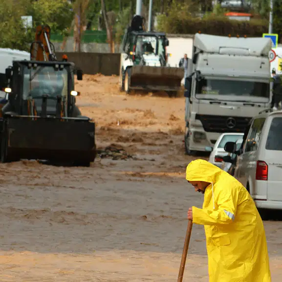 Silvan’da taşkın alarmı: DİSKİ 800 noktaya müdahale etti
