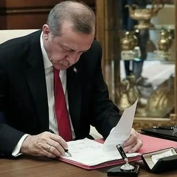 Ankara'da gece yarısı mesaisi: Bakanlıklarda kritik görev değişimleri