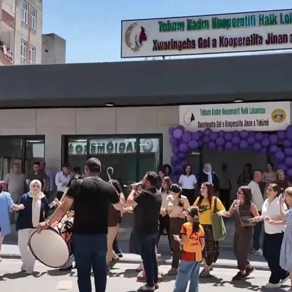 Silvan'da sofralar kadın emeğiyle kuruldu: Halk Lokantası kapılarını coşkuyla açtı