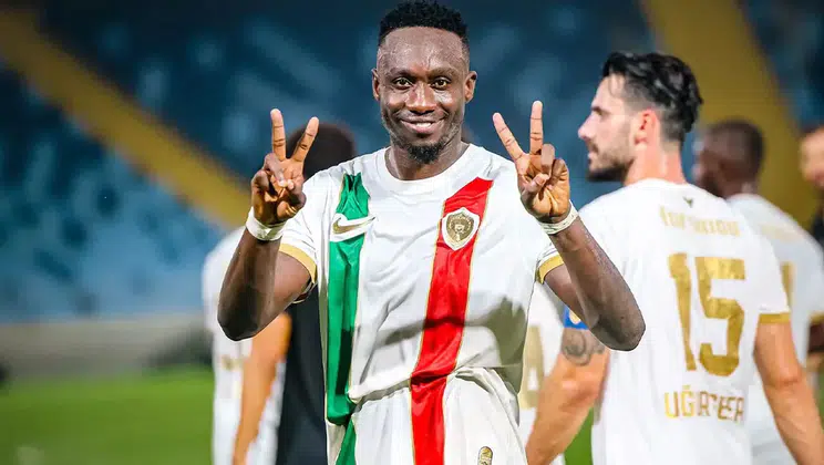 Amedspor İstanbulspor deplasmanında ilk yarıyı 2-0 önde kapattı