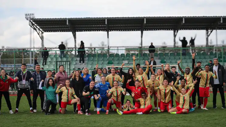 Amedspor Kadın Futbol Takımı’ndan tarihi galibiyet: Beşiktaş’ı 4-1 yendi