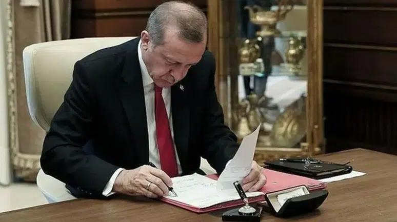Ankara'da gece yarısı mesaisi: Bakanlıklarda kritik görev değişimleri