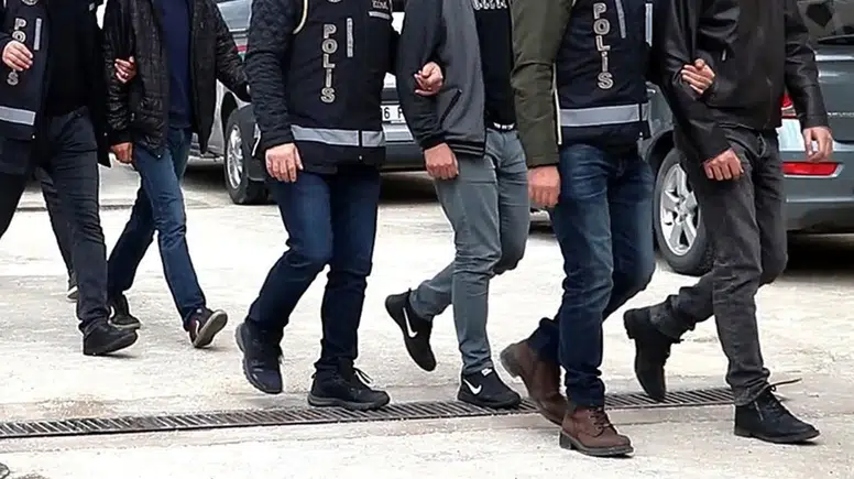 Okulları hedef alan paylaşımlara müdahale: 67 kişi gözaltında