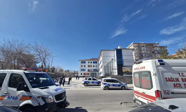 Diyarbakır’da Okulda Cıva Paniği: 17 Öğrenci Taburcu Edildi