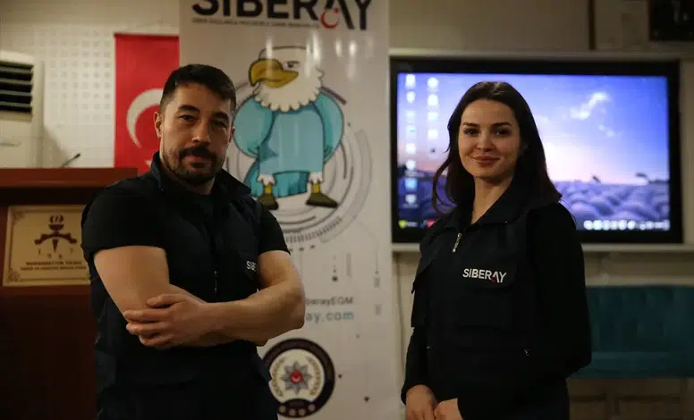 Diyarbakır’da polislerden öğrencilere siber güvenlik eğitimi