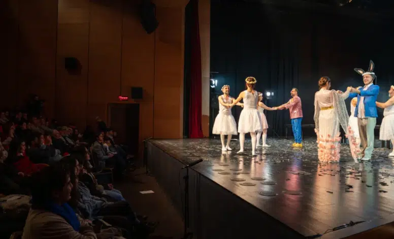 Diyarbakır’da Shakespeare rüzgarı! Kürtçe uyarlama ayakta alkışlandı