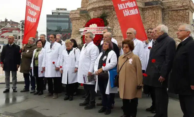 Diyarbakır’da sağlık emekçileri 14 Mart için yürüdü