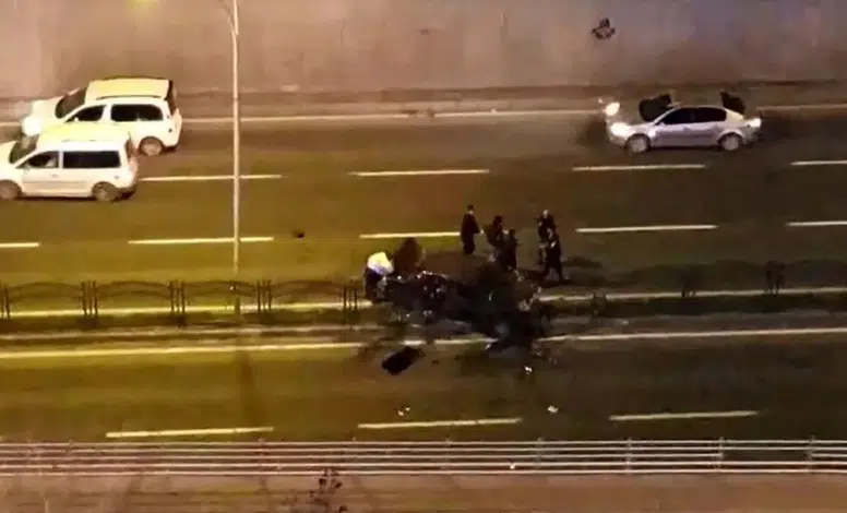 Diyarbakır’da kontrolden çıkan araç orta refüje çarptı: 1 Yaralı