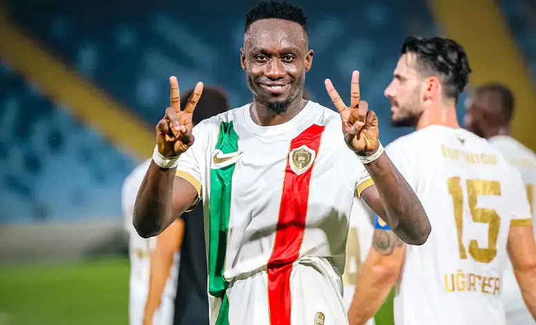 Amedspor İstanbulspor deplasmanında ilk yarıyı 2-0 önde kapattı