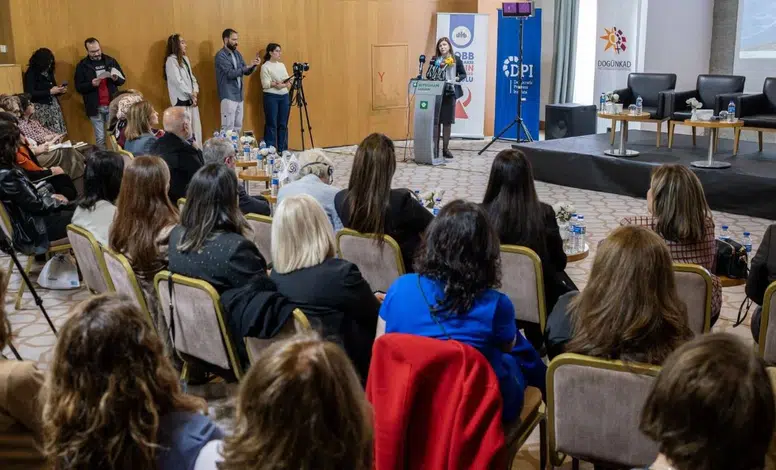 Diyarbakır’da “Kadınlar Barışı Konuşuyor” buluşması: Kadınların rolü masaya yatırıldı