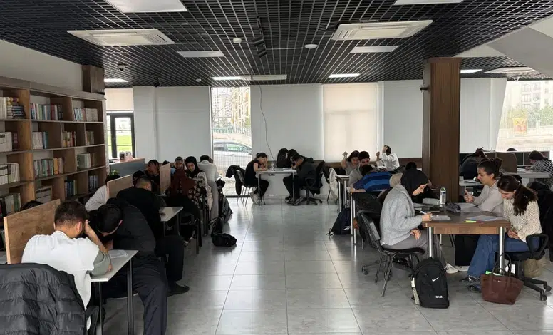 Diyarbakır’da öğrencilere ücretsiz sınav desteği: TYT ve KPSS denemeleri başladı