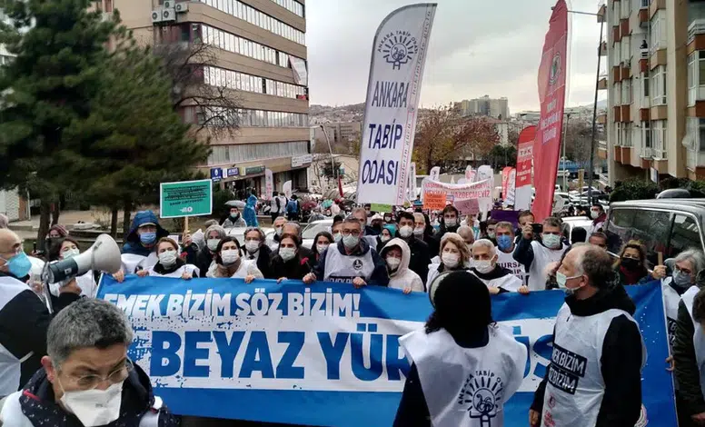 Hekimler Diyarbakır’dan Ankara’ya yürüyor: TTB ‘Beyaz Yürüyüş’ başlatıyor
