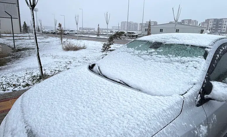 Diyarbakır’da mart sürprizi: Bağlar’ın yükseklerinde kar yağdı