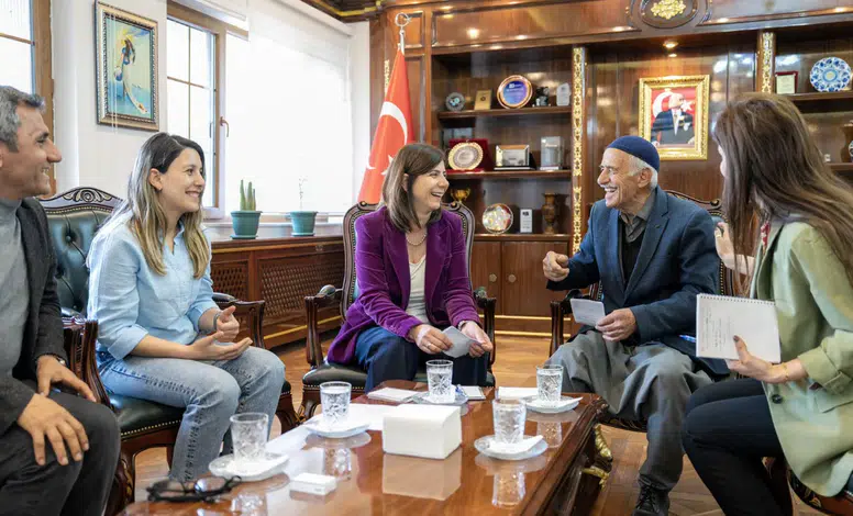 Diyarbakır’da “halk buluşması”! Eşbaşkan Serra Bucak talepleri dinledi